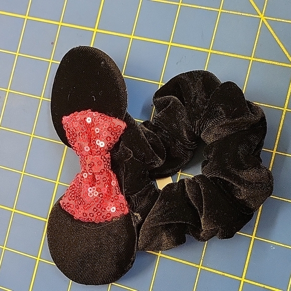Minnie Mouse Srunchie Ears Hair - Picture 1 of 2